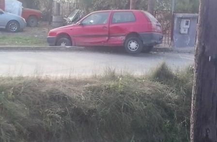 Τροχαίο ατύχημα χτες στον παράδρομο από Αλεξάνδρεια για Βρυσάκι (φώτο)