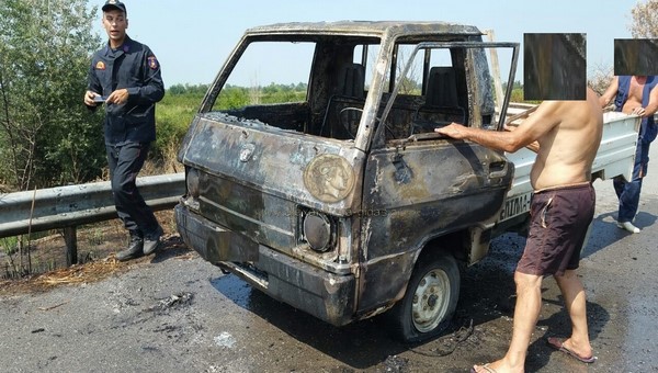 Πριν λίγο: Φωτιά σε φορτηγάκι έξω από τον Λουτρό (φωτορεπορτάζ)