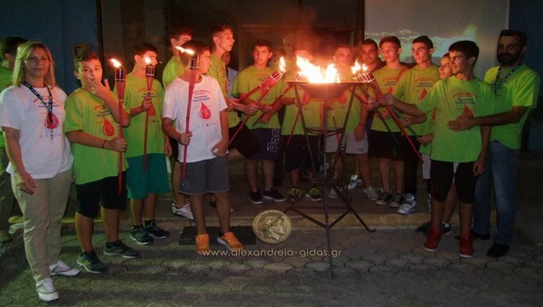 H Φλόγα της Αγάπης άναψε στα Τρίκαλα Ημαθίας (πλούσιο φωτορεπορτάζ)