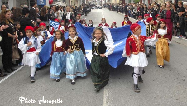 Η παρέλαση της 28ης Οκτωβρίου στον Κολινδρό (φωτορεπορτάζ)