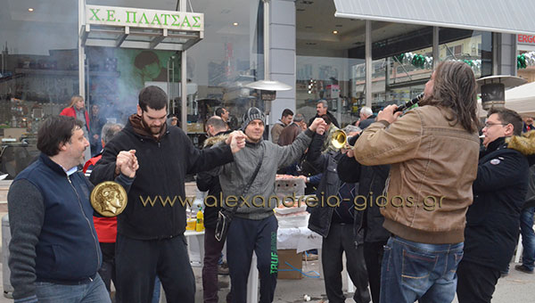 Γιόρτασαν τα 50 χρόνια της επιχείρησής τους ο Χαράλαμπος και η Ελένη Πλατσά! (εικόνες-βίντεο)