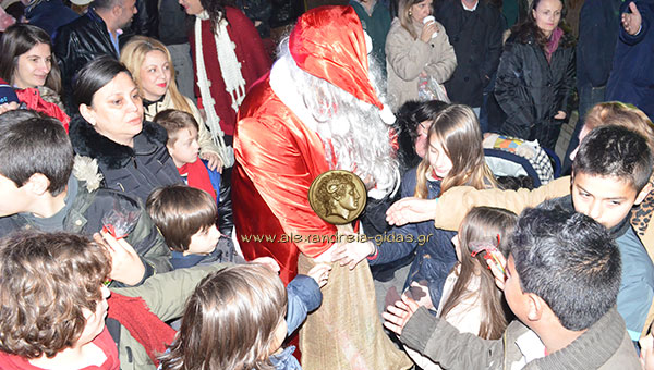 Με επιτυχία και πλήθος κόσμου η Γιορτή του Εμπορικού Συλλόγου Αλεξάνδρειας (φώτο)