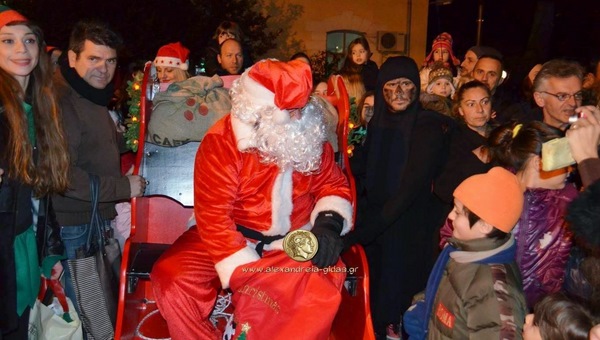 Δείτε τι ώρα φτάνει σήμερα ο Άγιος Βασίλης στην Αλεξάνδρεια! (φώτο από την περσινή υποδοχή)