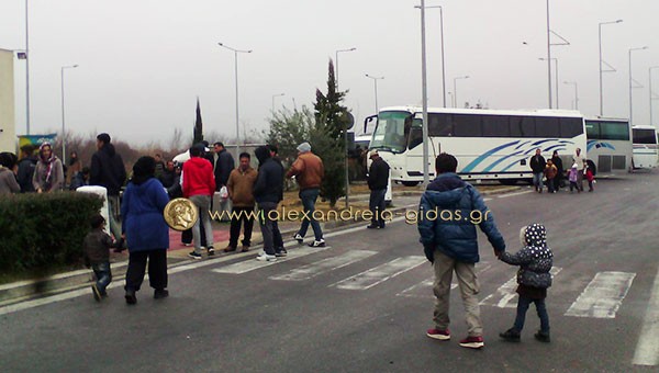 Έφυγαν τα λεωφορεία με όλους τους πρόσφυγες από τον Πλάτανο