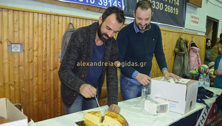 Έκοψε την βασιλόπιτα το τμήμα βόλεϊ του ΓΑΣ Αλεξάνδρειας (φώτο)